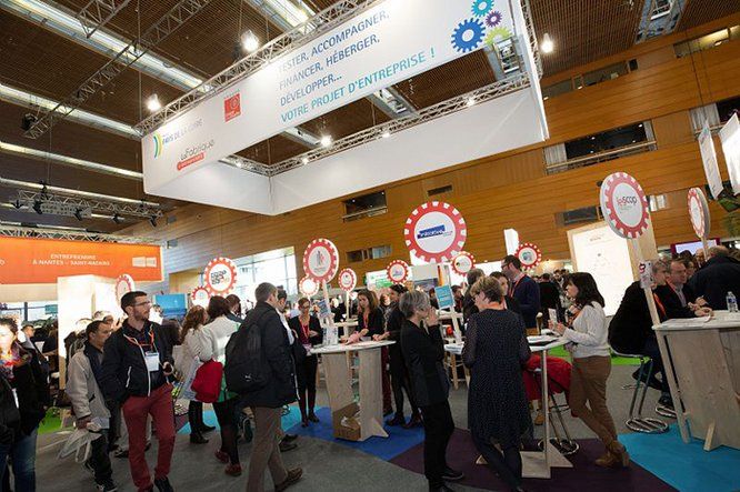 Le Salon des entrepreneurs du Grand Ouest à la Cité des congrès de Nantes : stand de la Région des Pays de la Loire