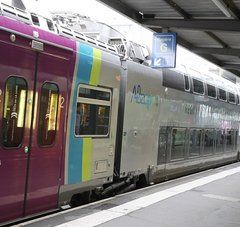 TER arrêté en gare